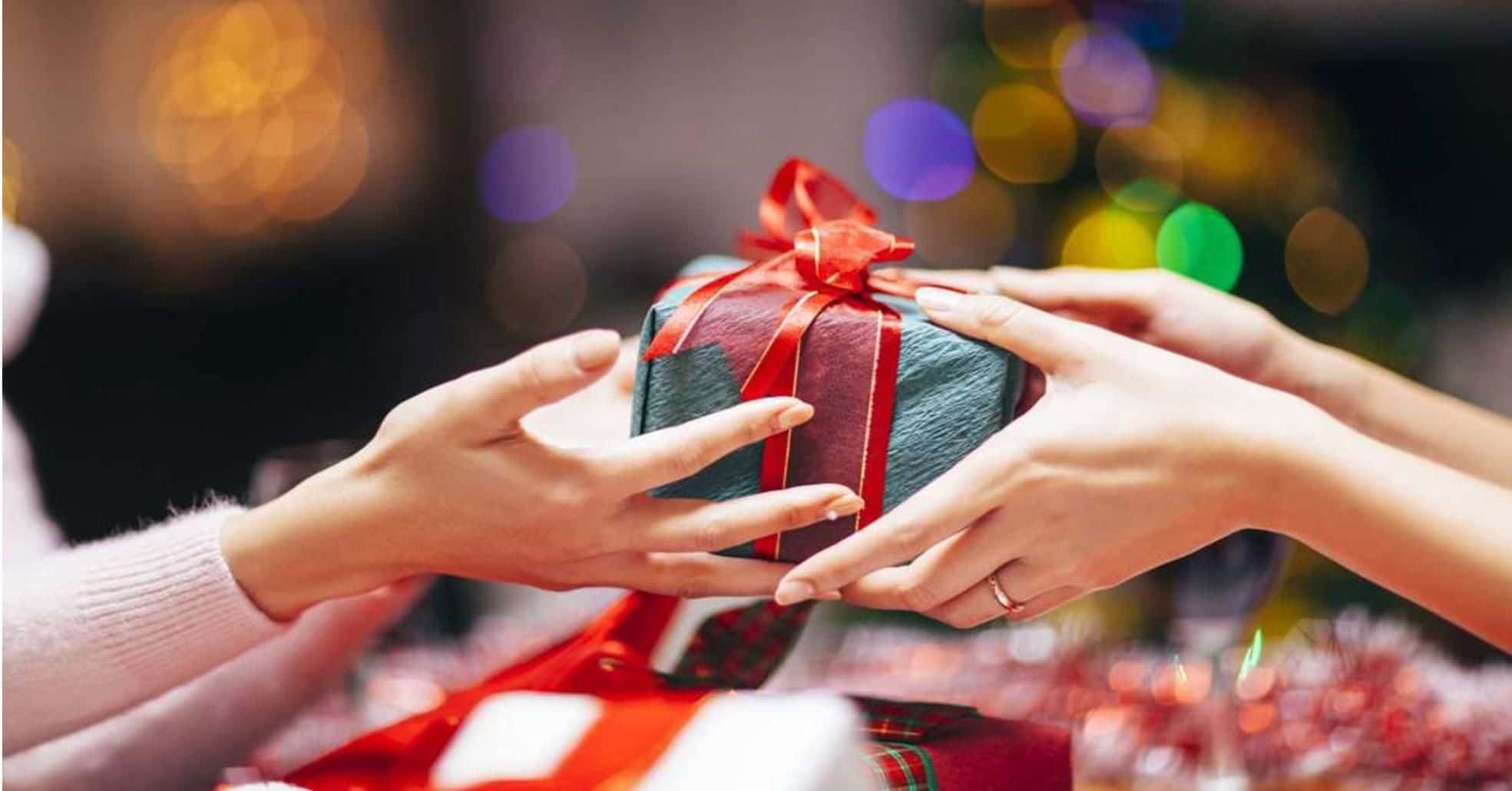Gợi ý 5 món quà tặng sếp nữ lên chức vừa độc đáo lại mang nhiều ý nghĩa